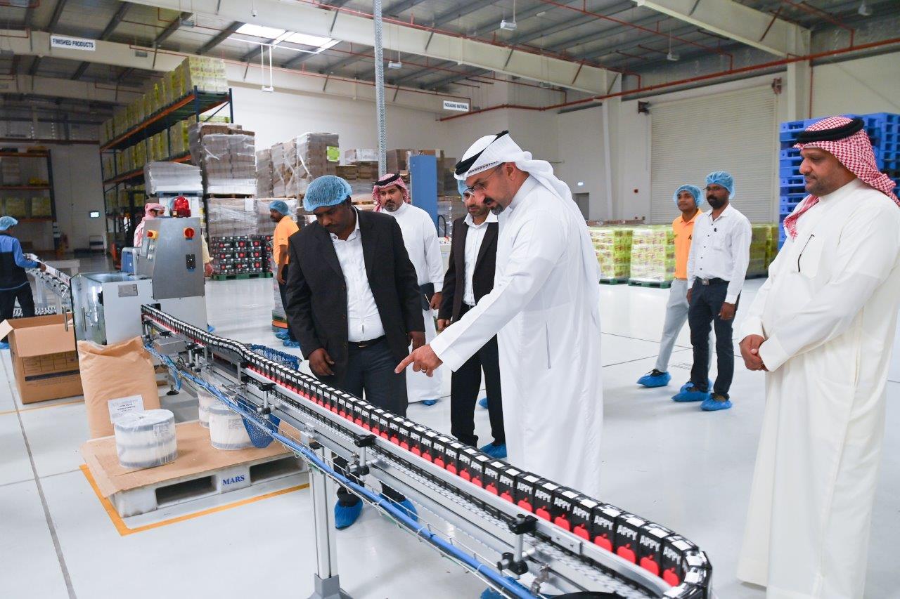 Minister of Industry and Commerce Visits Deeraland Beverages W.L.L