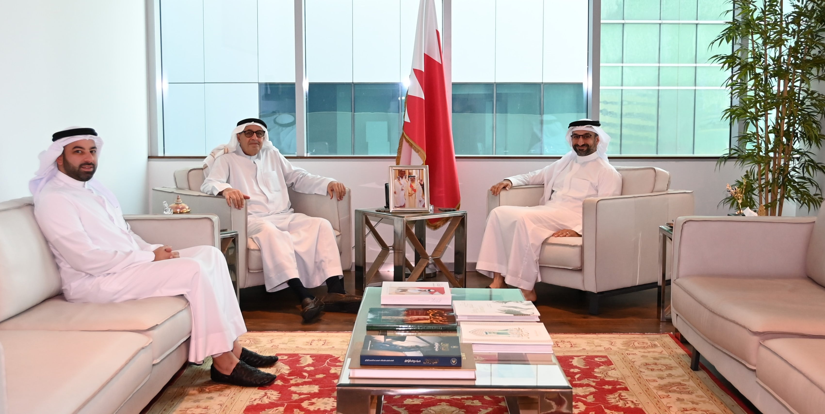 Minister of Industry and Commerce Receives Board Members of Al Zayani Investments