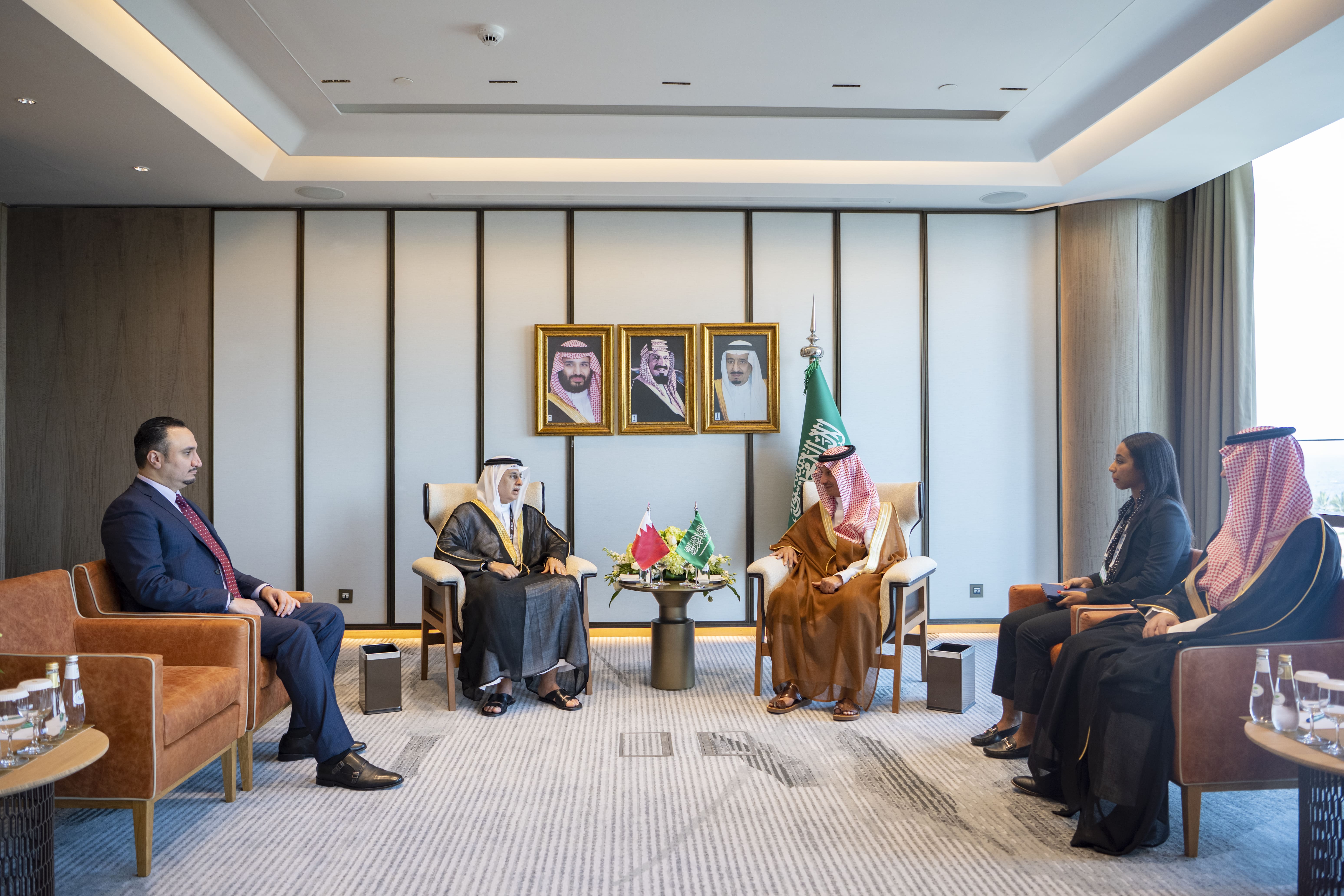 Minister of Industry, Commerce and Tourism Meets the Minister of Tourism for Saudi Arabia