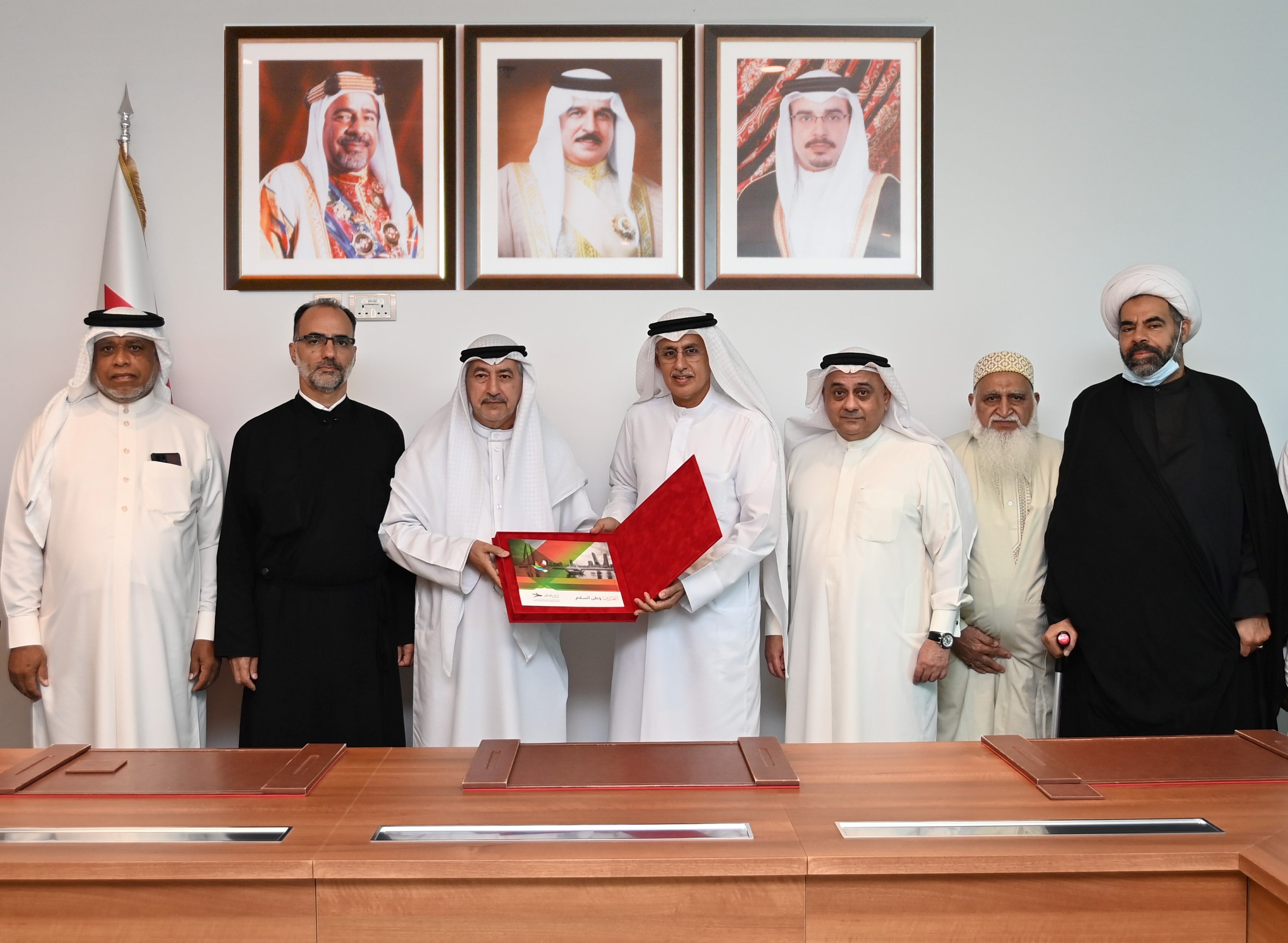 Minister of Industry and Commerce receives the President of Bahrain Association for Tolerance and Religious Coexistence