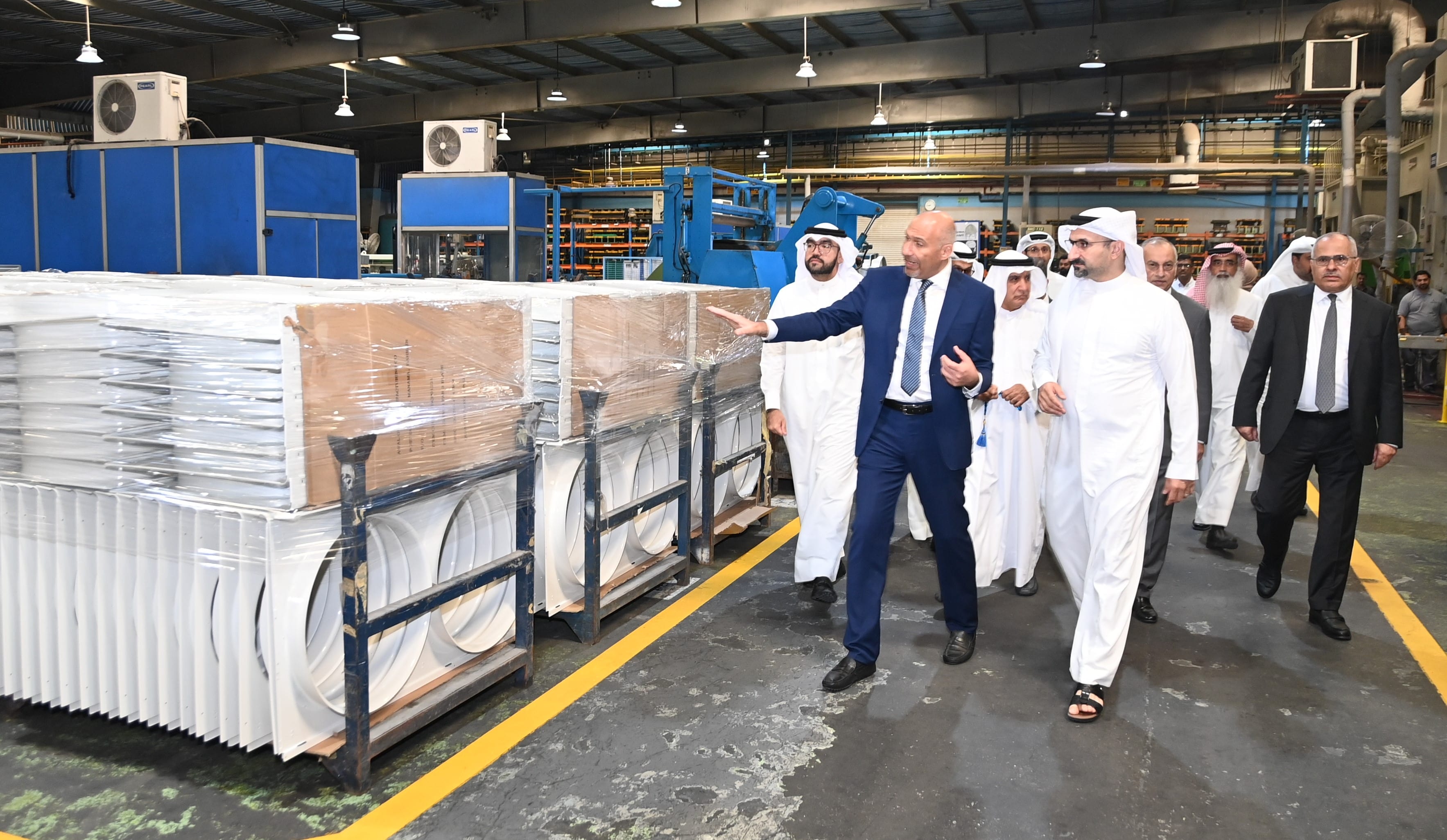 Minister of Industry and Commerce Visits Awal Gulf Manufacturing