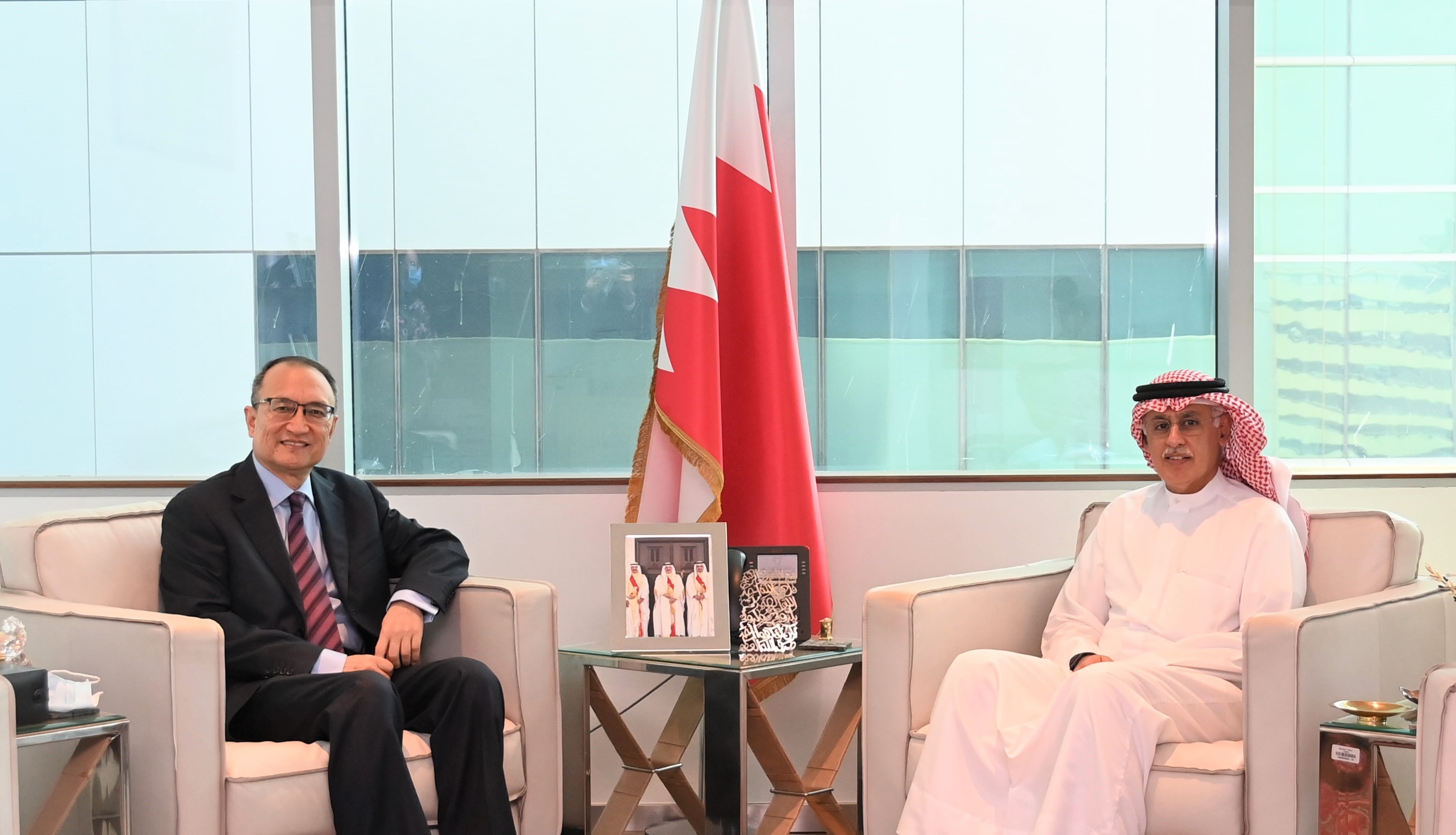 Upon receiving the Ambassador of China to the Kingdom of Bahrain Minister of Industry and Commerce Expresses Government&#039;s Keenness to Develop Economic and Investment Relations between Both Countries