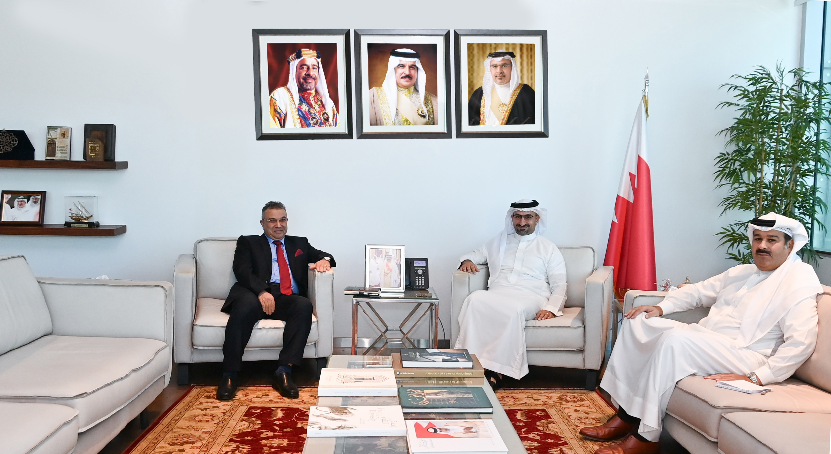 Industry and Commerce Minister Receives Algerian Ambassador