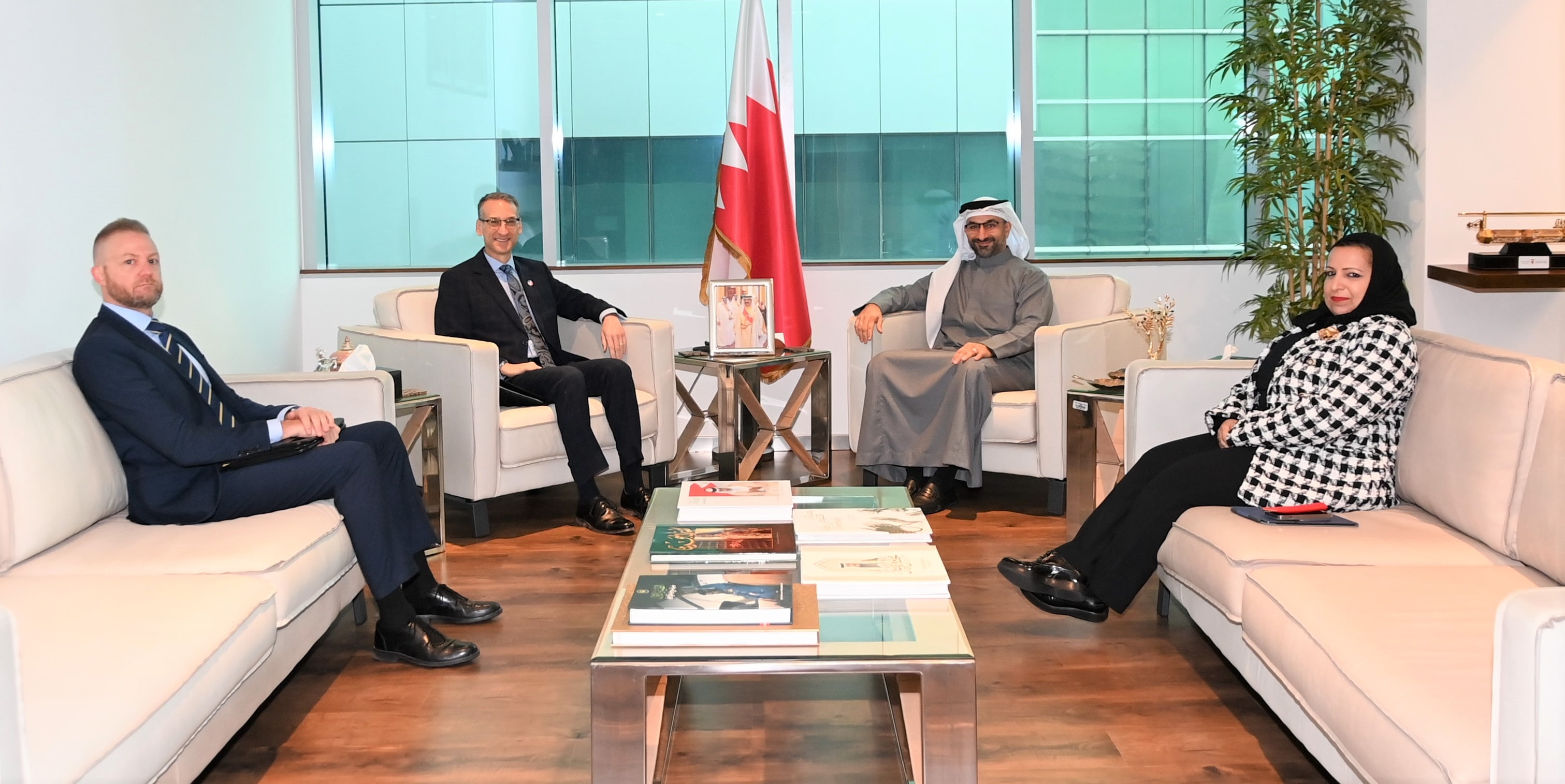Minister of Industry and Commerce receives US Ambassador