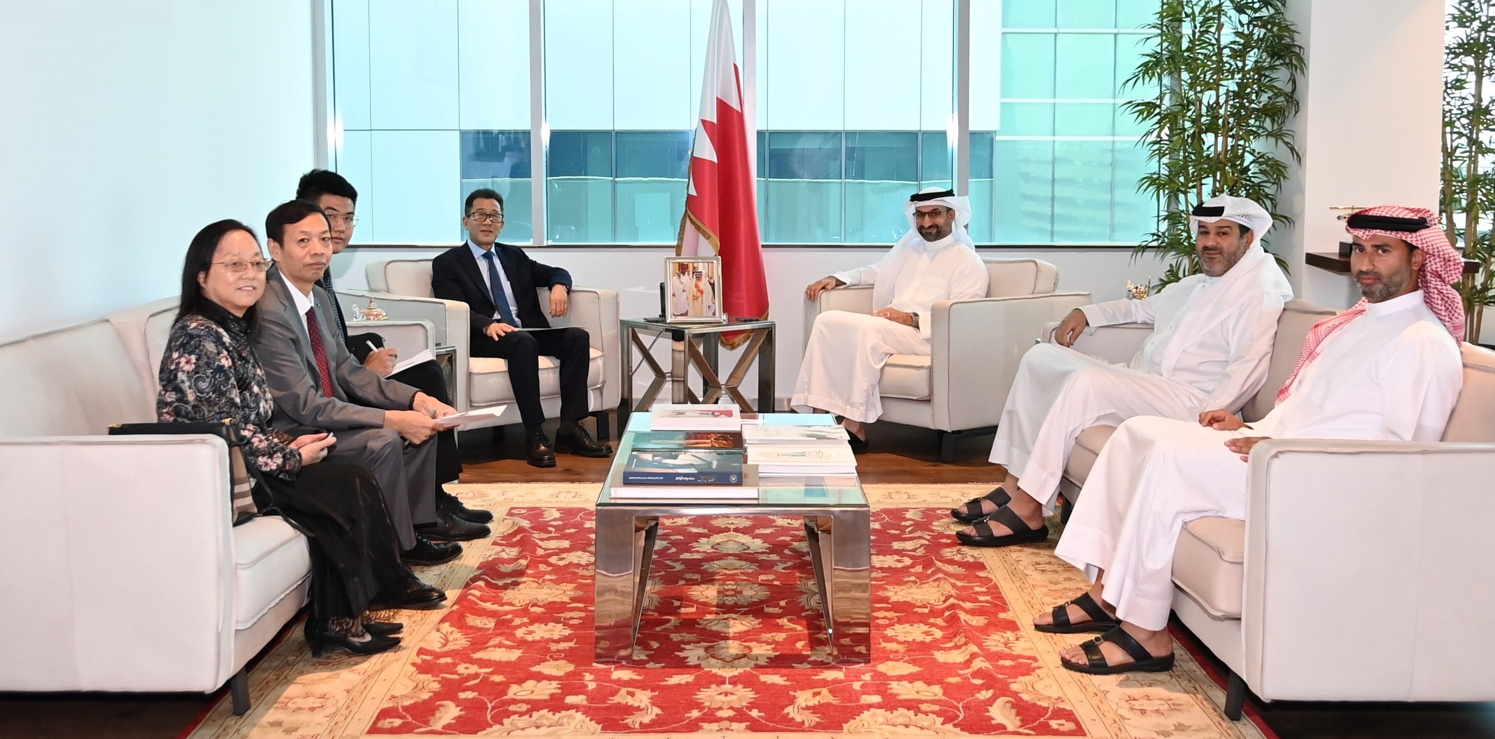 Minister of Industry and Commerce Receives Chinese Ambassador