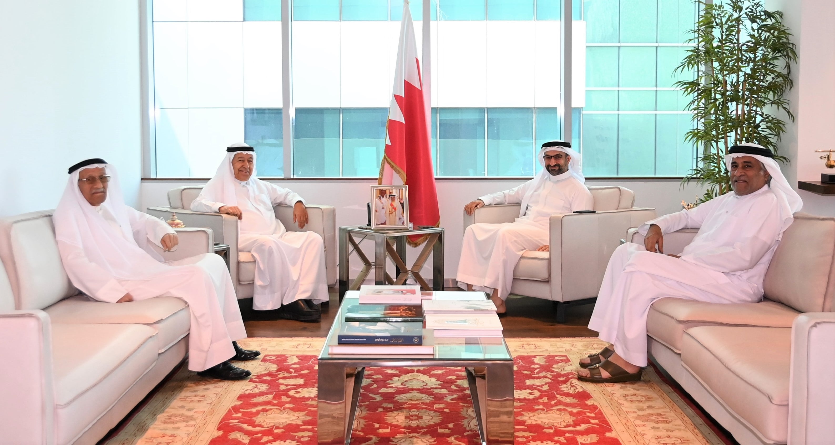 Minister of Industry and Commerce Receives Al-Bilad Chairman