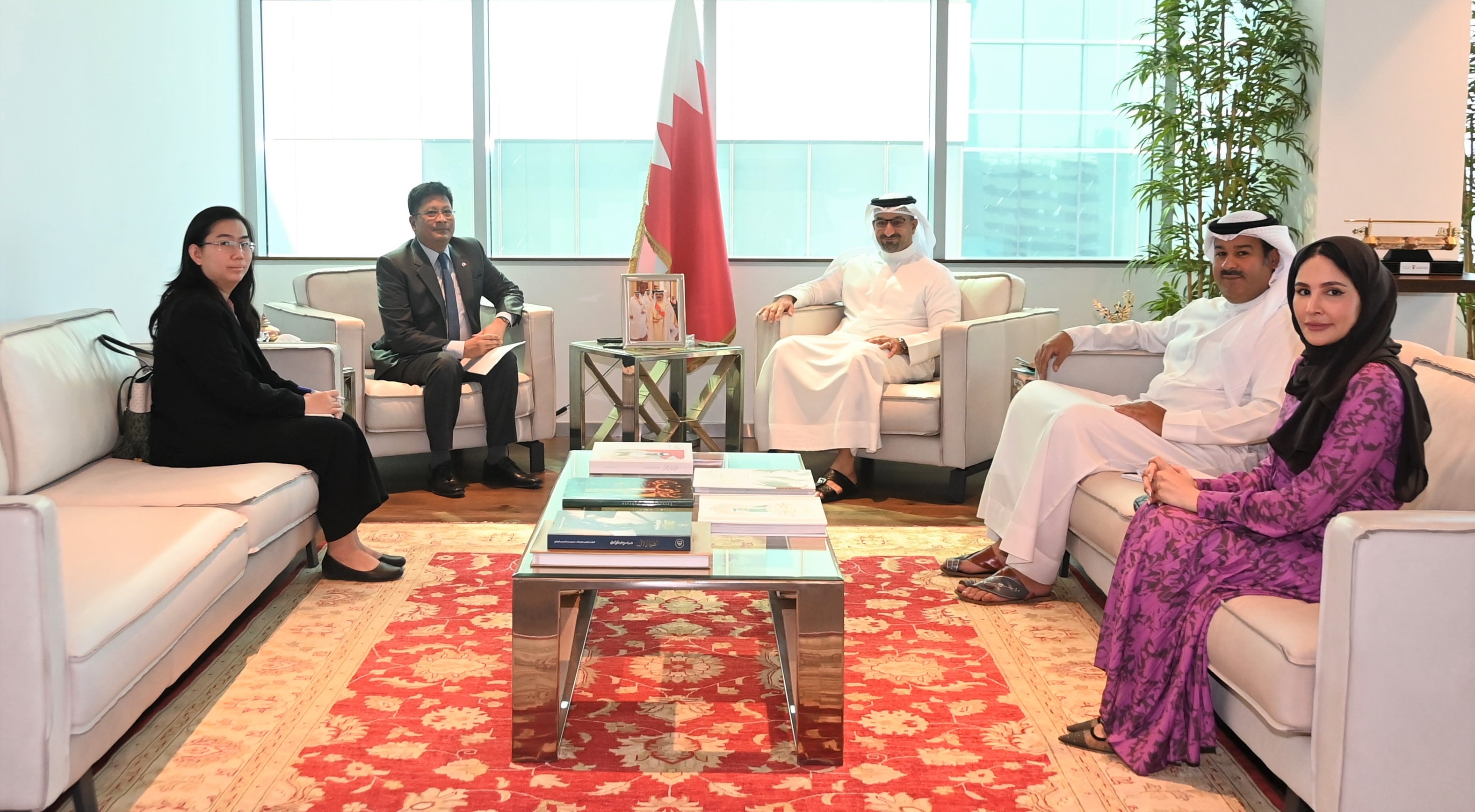 Minister of Industry and Commerce Meets Thai Ambassador