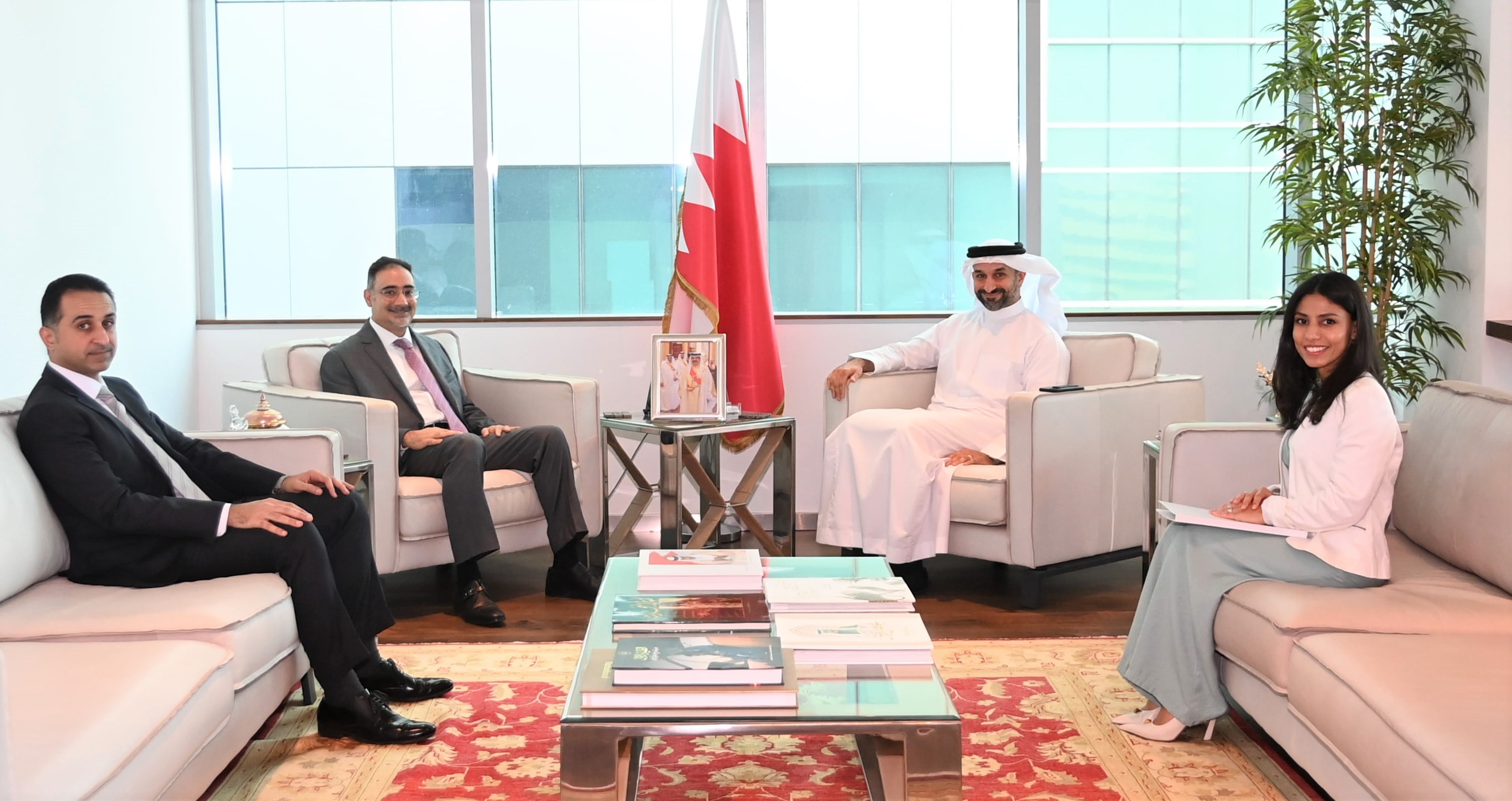 Industry and Commerce Minister Meets NASEEJ CEO