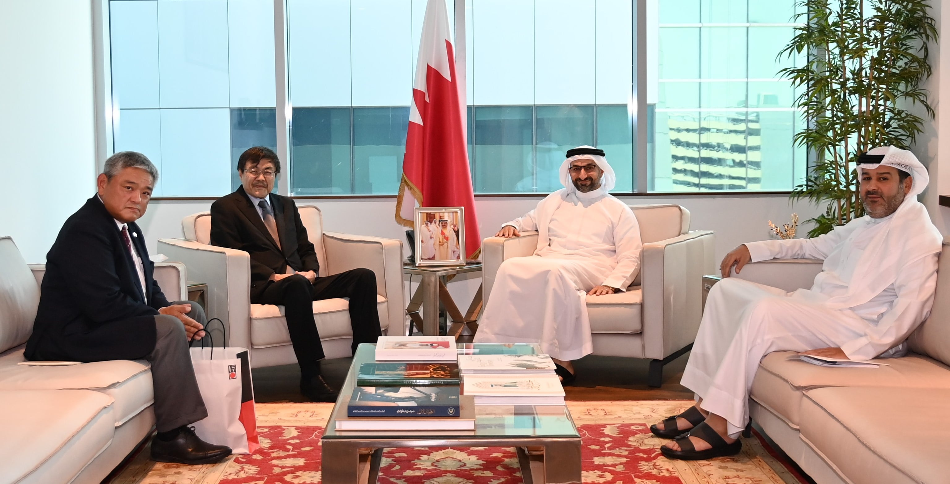Minister of Industry and Commerce Receives Japanese Ambassador