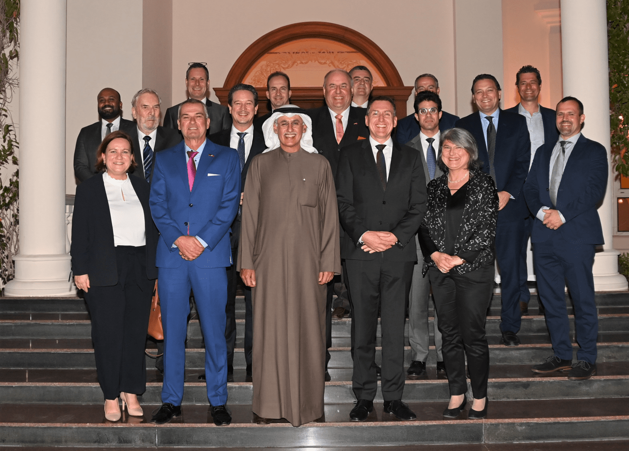 وزير الصناعة والتجارة والسياحة متحدث رئيس في أعمال الطاولة المستديرة التي تنظمها السفارة الألمانية مملكة البحرين