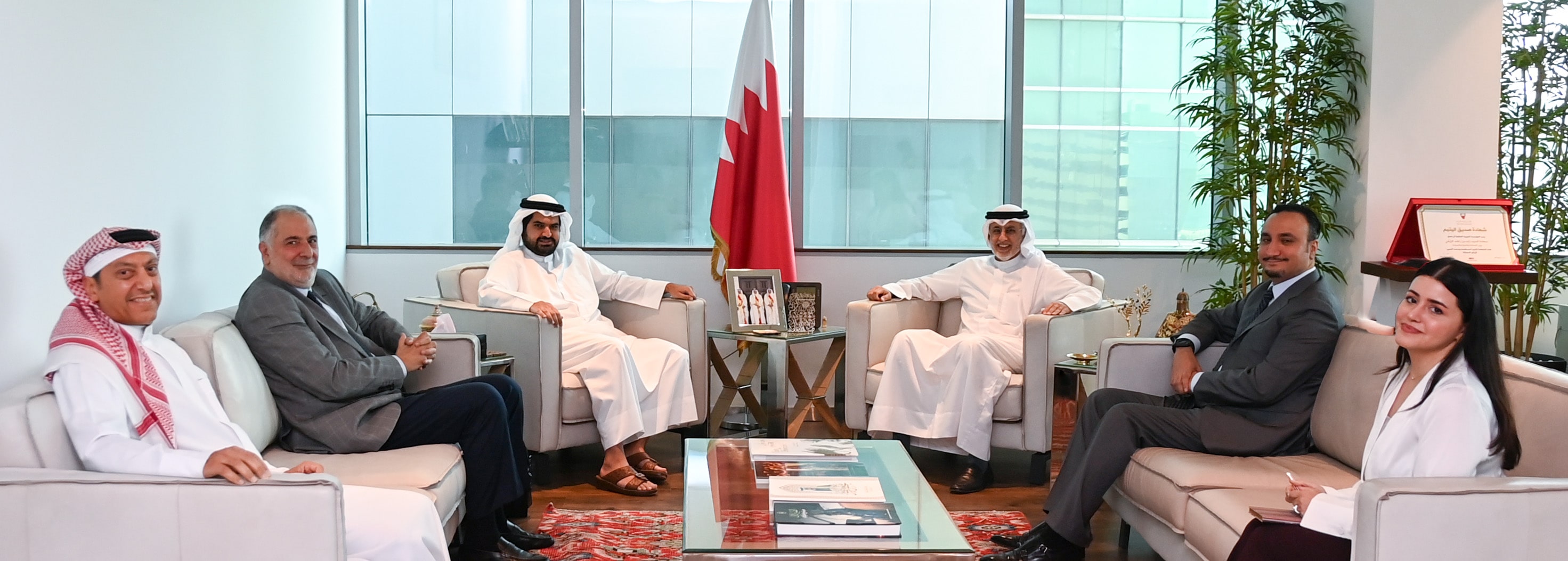 Minister of Industry, Commerce, and Tourism meets with FIBA Regional Director for Asia