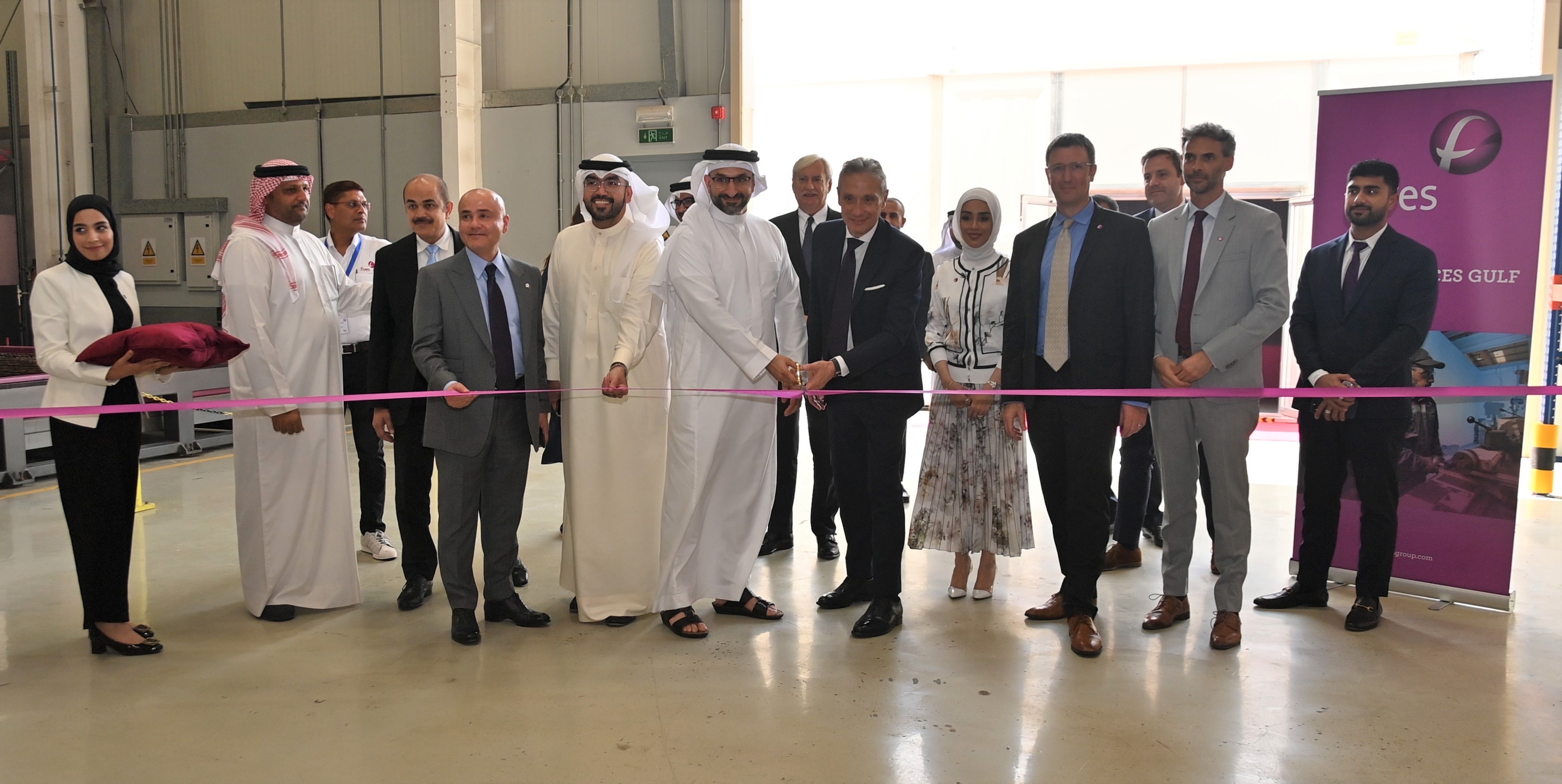 Industry and Commerce Minister visits Fives Services Gulf