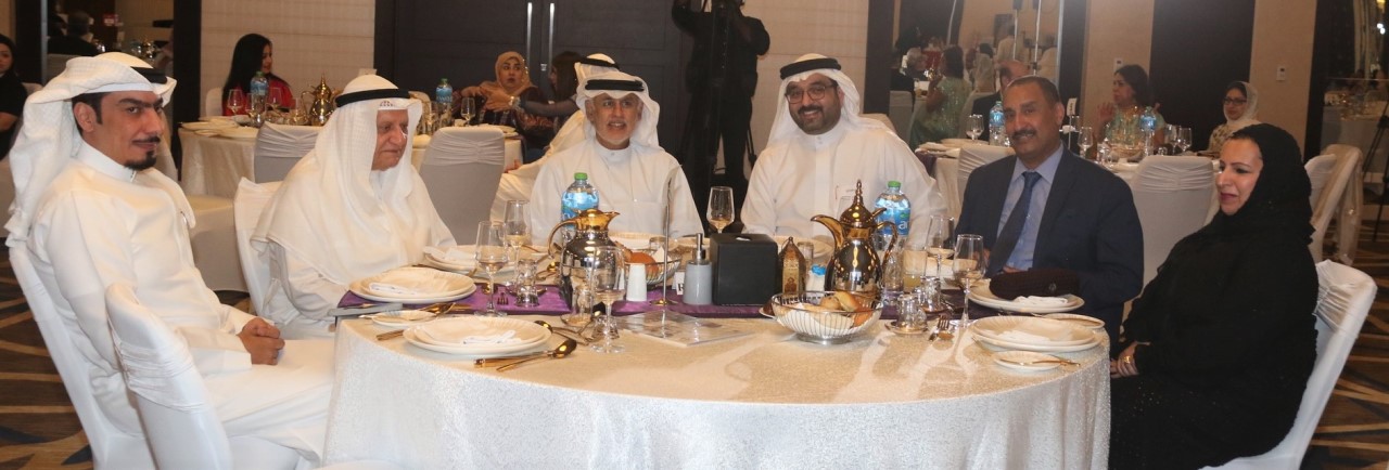 برعاية وزير الصناعة والتجارة والسياحة جميعة البحرين لتنمية المؤسسات الصغيرة والمتوسطة تقيم الأمسية الرمضانية بمناسبة احتفال الجمعية بمرور 10 سنوات على تأسيسها
