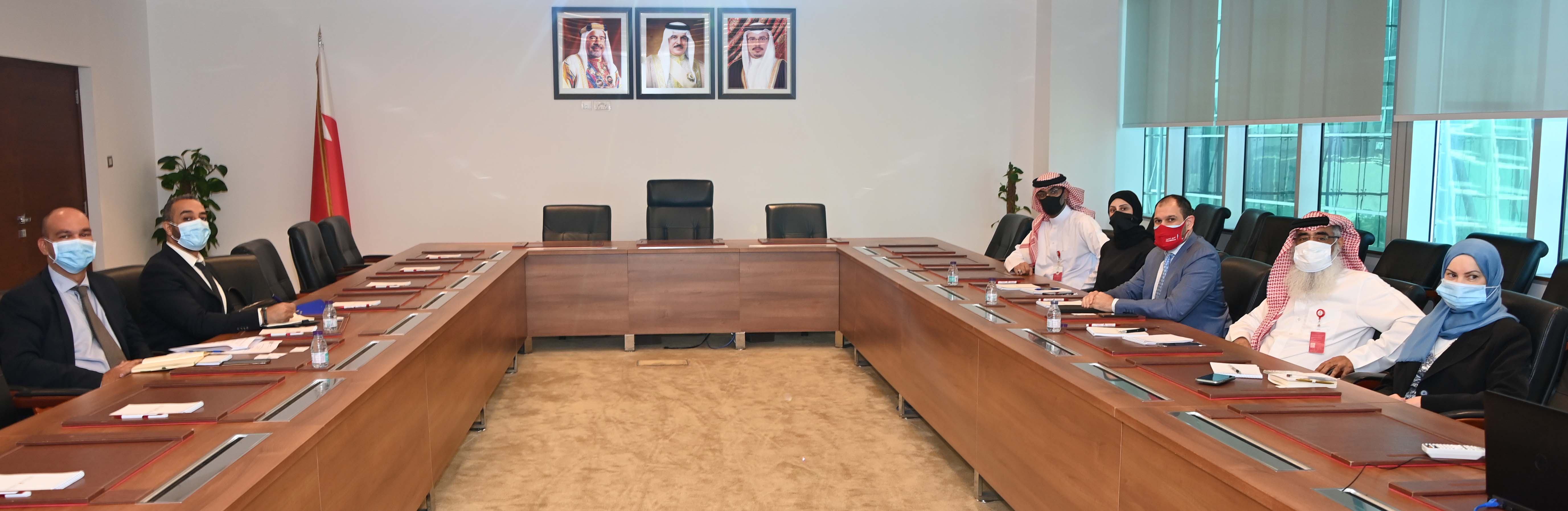 مسؤولين بوزارة الصناعة والتجارة والسياحة يجتمعون برئيس الشؤون التجارية والاقتصادية بمندوبية الاتحاد الأوروبي لدى المملكة العربية السعودية بالرياض الذي يزور مملكة البحرين