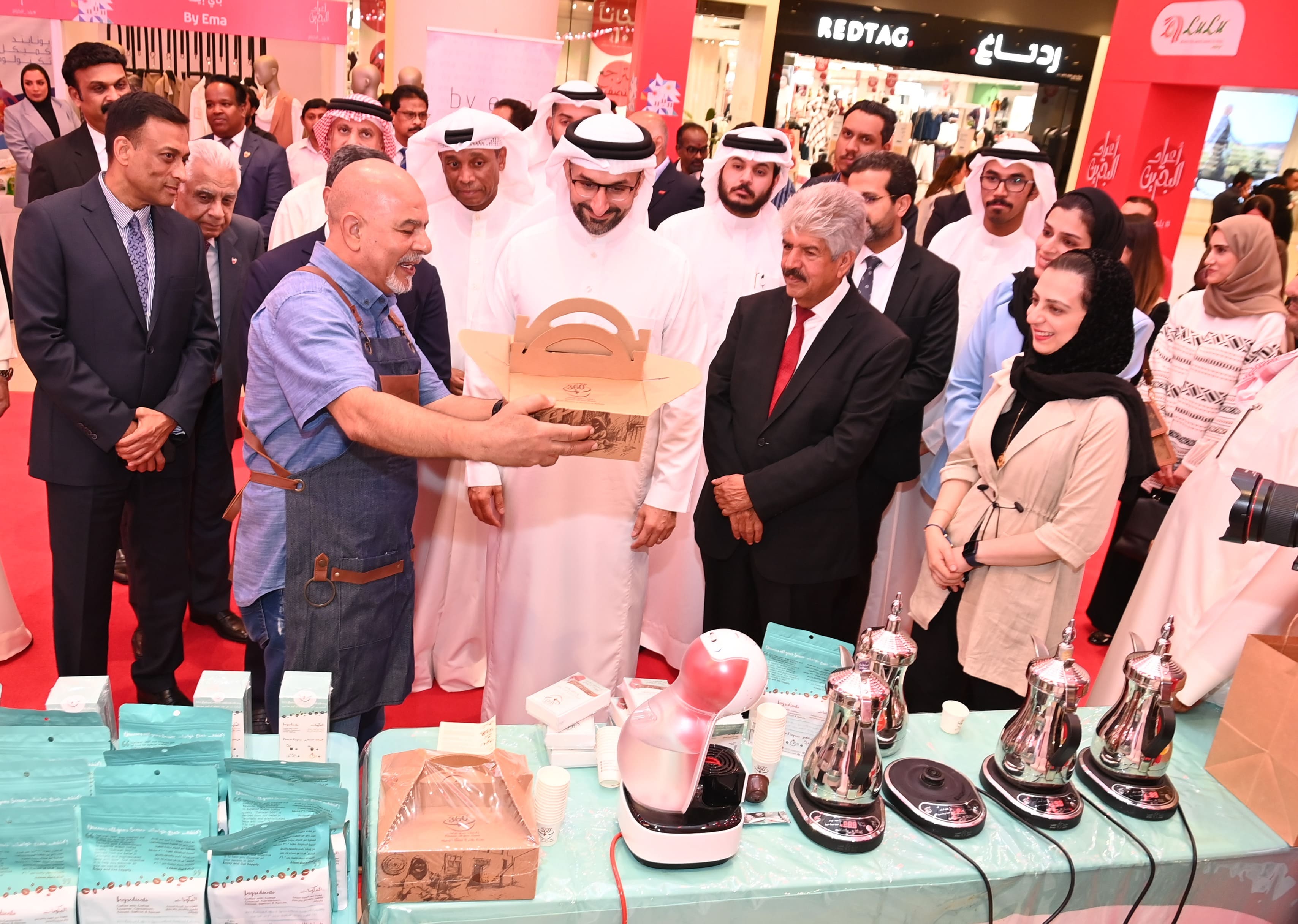 Lulu Celebrates 51st National Day with Bahraini Products Showcase