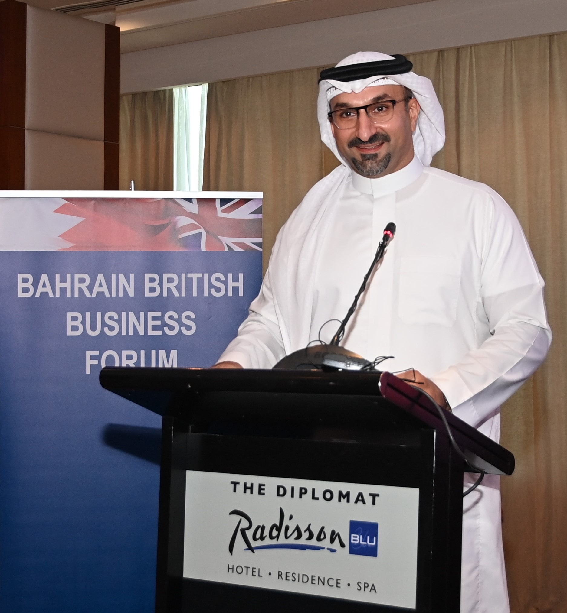 خلال مشاركته كمتحدث رئيس في غداء عمل منتدى الأعمال البحريني البريطاني وزير الصناعة والتجارة يؤكد عمق العلاقات التاريخية التي تجمع مملكة البحرين بالمملكة المتحدة الصديقة