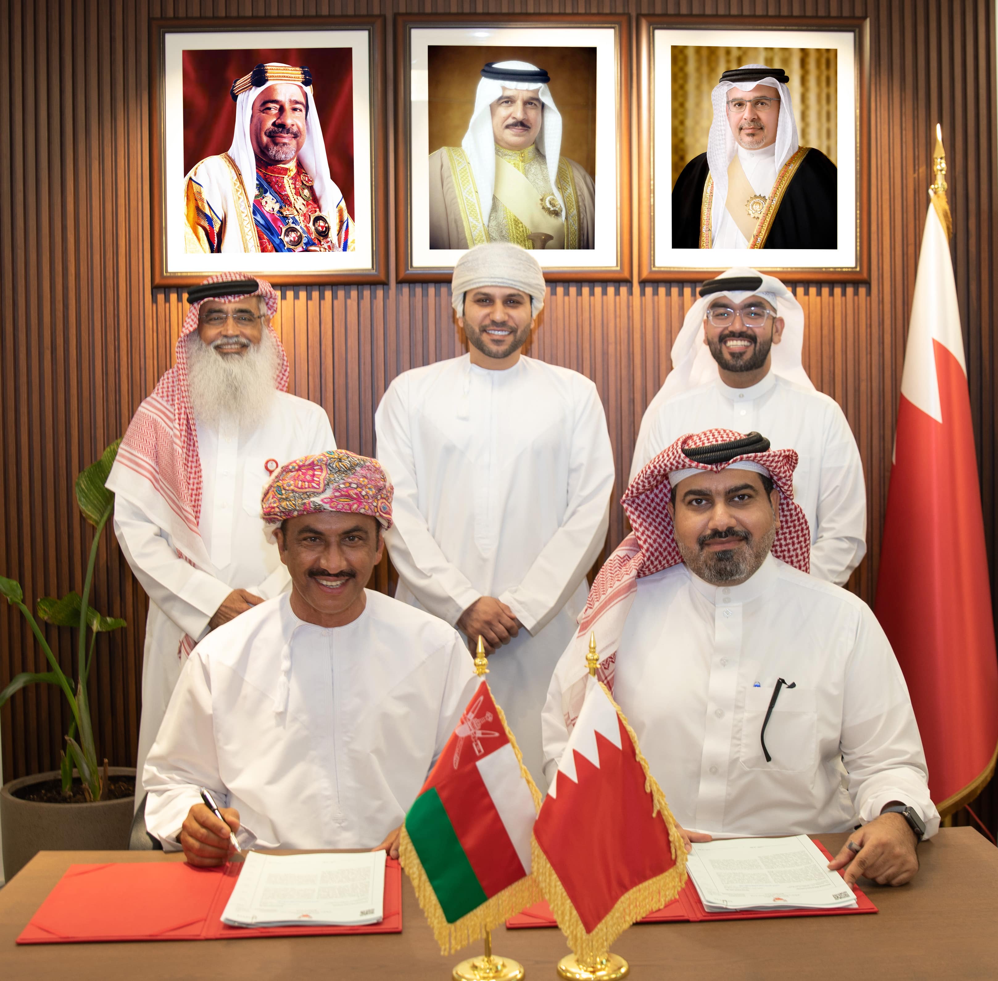 ضمن الصناعات المستهدفة في استراتيجية قطاع الصناعة (2022-2026) وزارة الصناعة والتجارة تبرم اتفاقية تأجير قسيمة صناعية لصناعة السُكر باستثمارٍ يقارب 70 مليون دينار بحريني