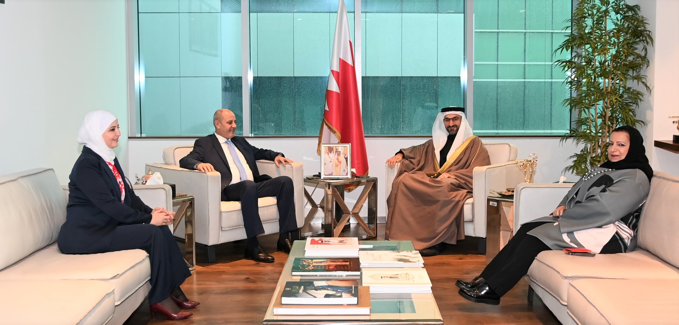 وزير الصناعة والتجارة يجتمع مع وزير الصناعة والتجارة والتموين بالمملكة الأردنية الهاشمية