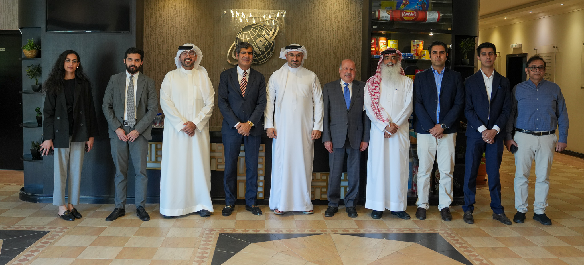 Minister of Industry and Commerce Tours Factories in Salman Industrial City