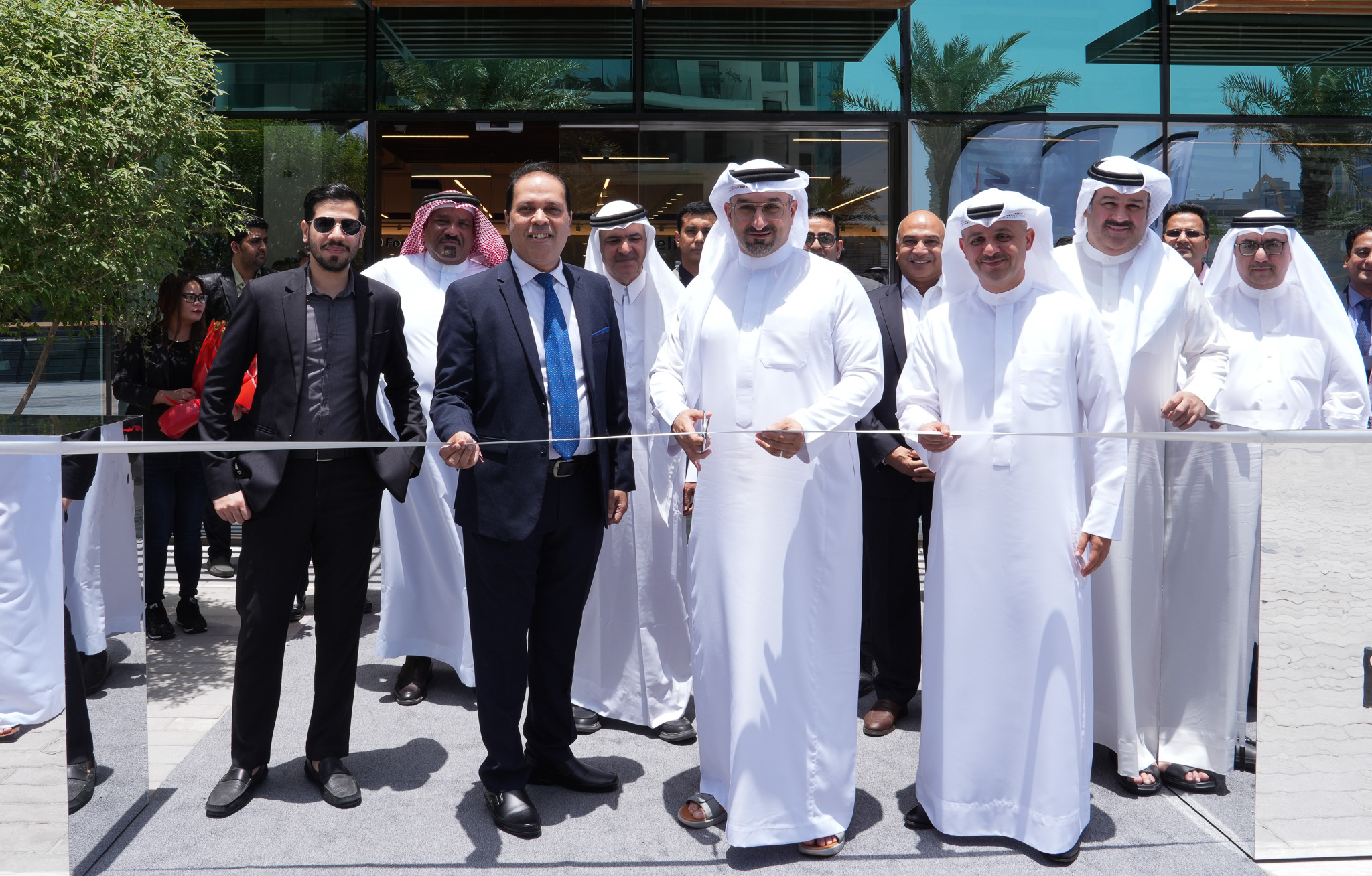 Industry and Commerce Minister inaugurates New Bahrain Harbour Megamart Branch