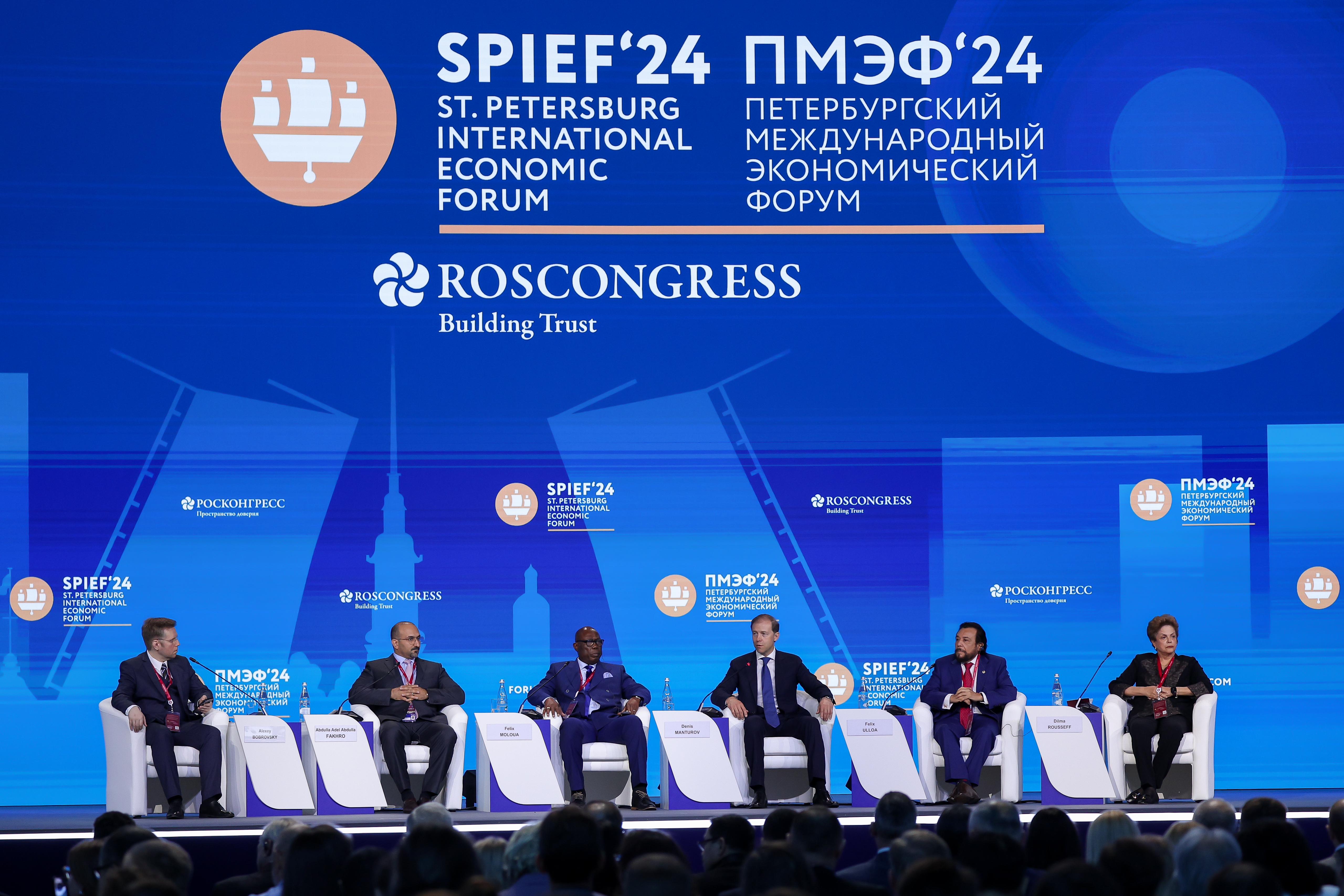 وزير الصناعة والتجارة يشارك في أعمال منتدى سانت بطرسبرغ الاقتصادي الدولي السابع والعشرون (SPIEF) بروسيا الاتحادية