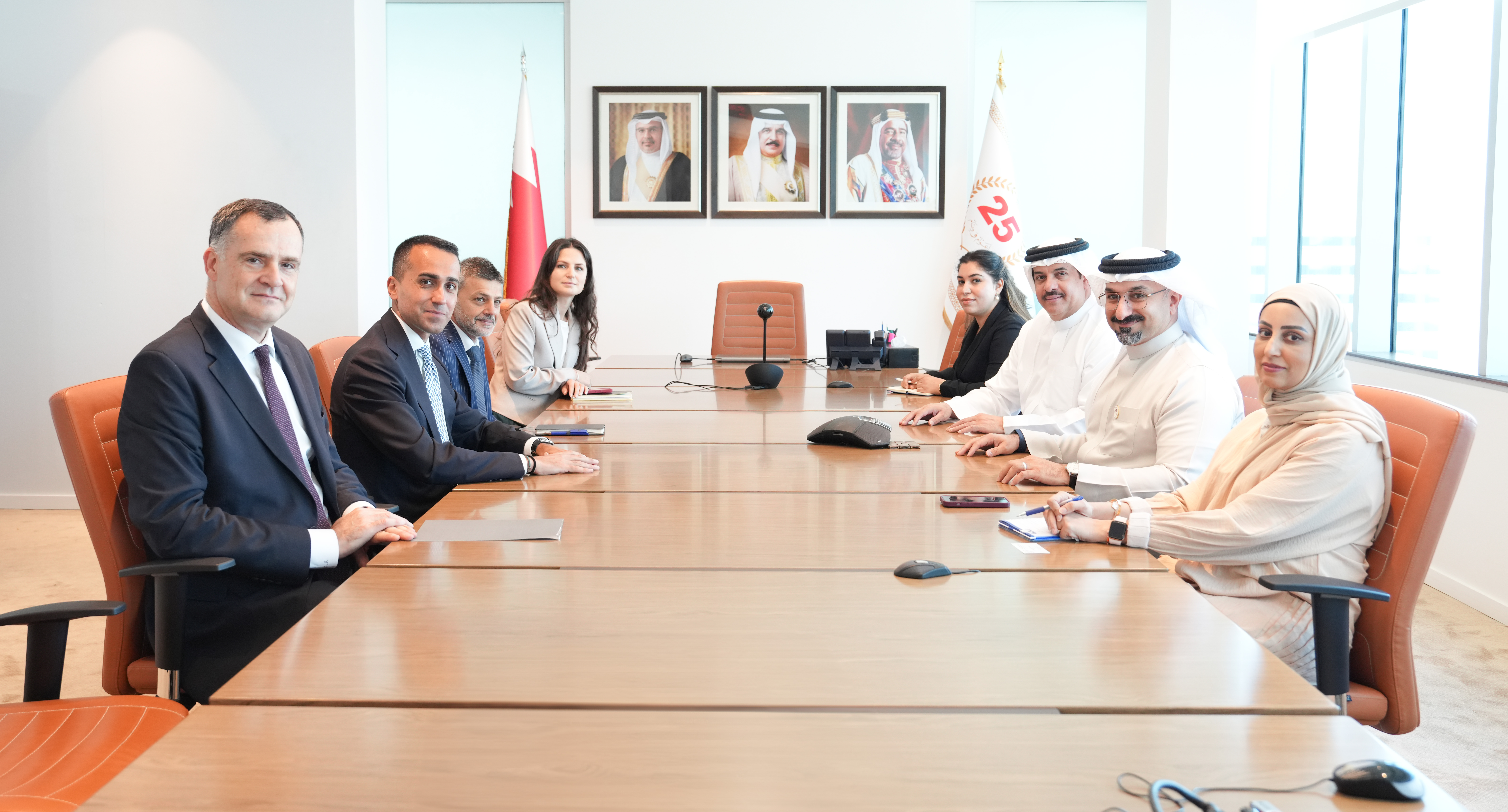 Minister of Industry and Commerce meets EU Special Representative for Gulf Region