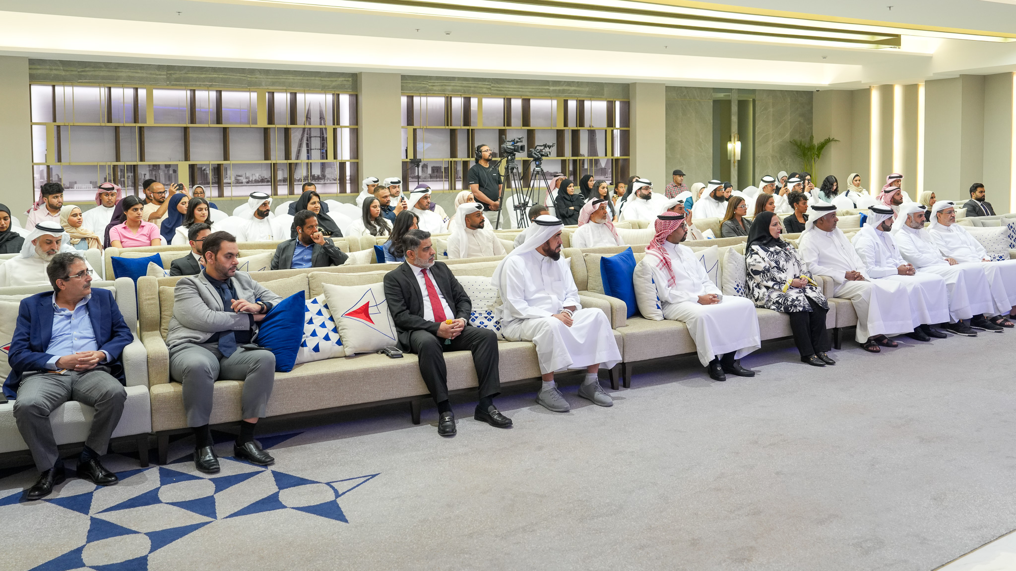 وكيل وزارة الصناعة والتجارة تشهد الحفل الختامي لبرنامج "رائد الأعمال التقني الشاب" بنسخته الرابعة