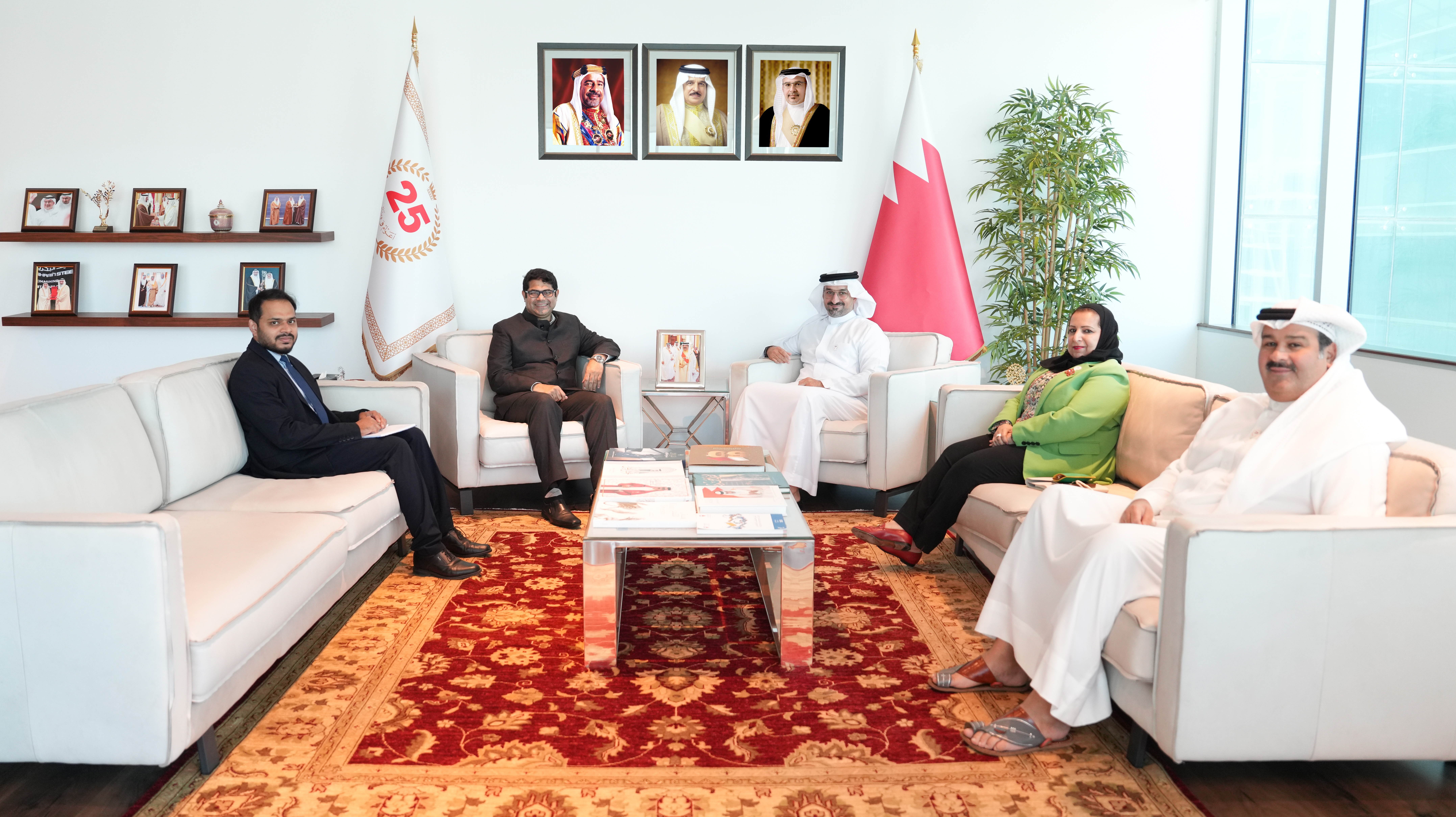 Minister of Industry and Commerce Meets Indian Ambassador  