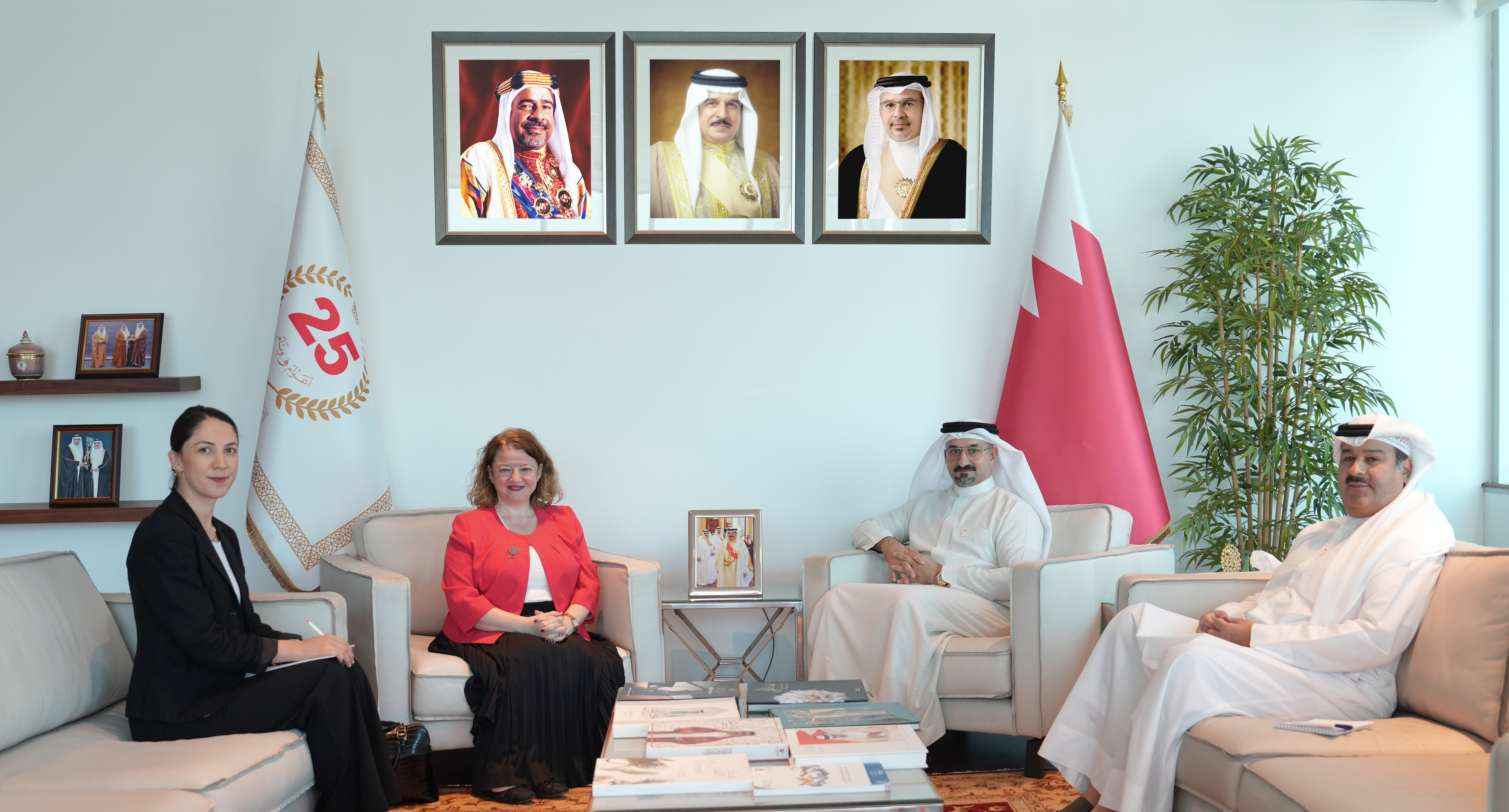 Minister of Industry and Commerce Meets Turkish Ambassador to Bahrain