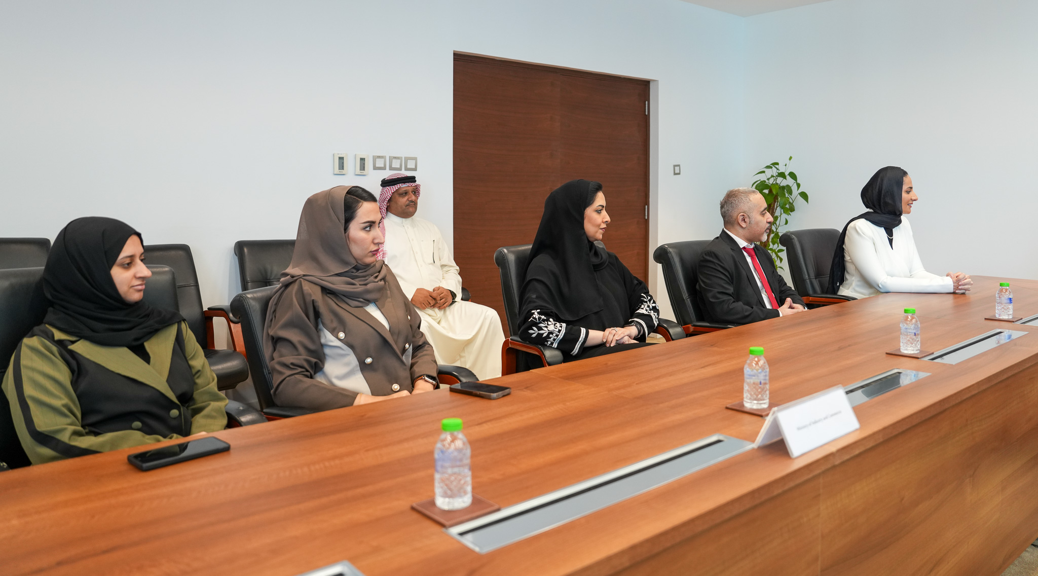بهدف تعزيز التعاون في مجال التجارة الرقمية وزارة الصناعة والتجارة توقع مذكرة تفاهم مع معهد البحرين للدراسات المصرفية والمالية (BIBF)