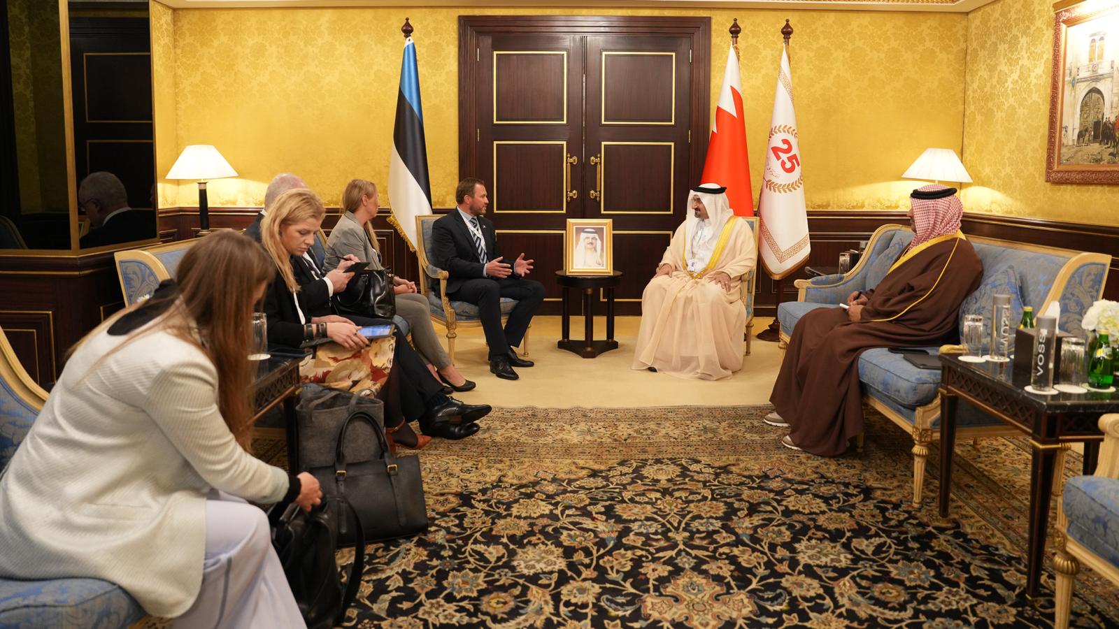 على هامش منتدى "حوار المنامة “2024.. وزير الصناعة والتجارة يجتمع بوزير خارجية جمهورية استونيا