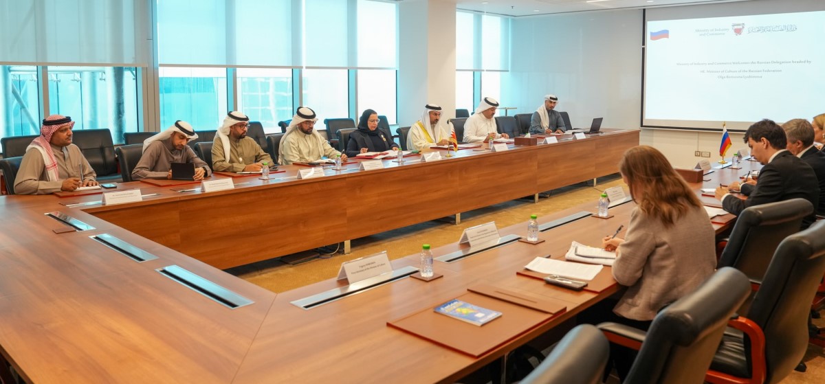 وزير الصناعة والتجارة يجتمع بمعالي وزيرة الثقافة بروسيا الاتحادية