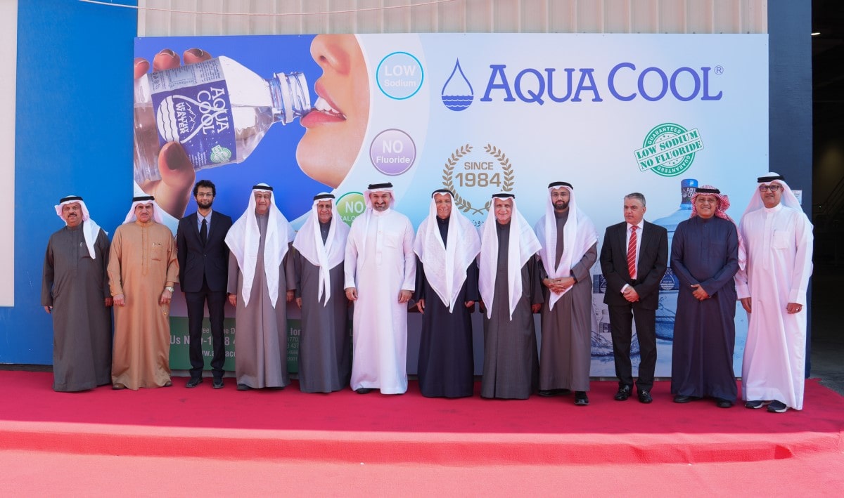 وزير الصناعة والتجارة يطّلع على سير العمل في شركة جلال أيونيكس "أكوا كول "بمنطقة ميناء سلمان الصناعية