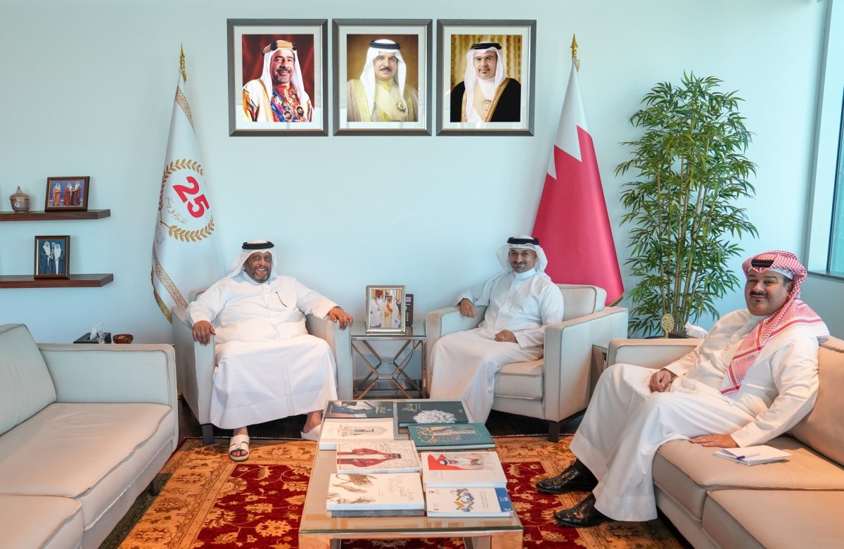 Minister of Industry and Commerce Receives Qatari  Ambassador to Bahrain