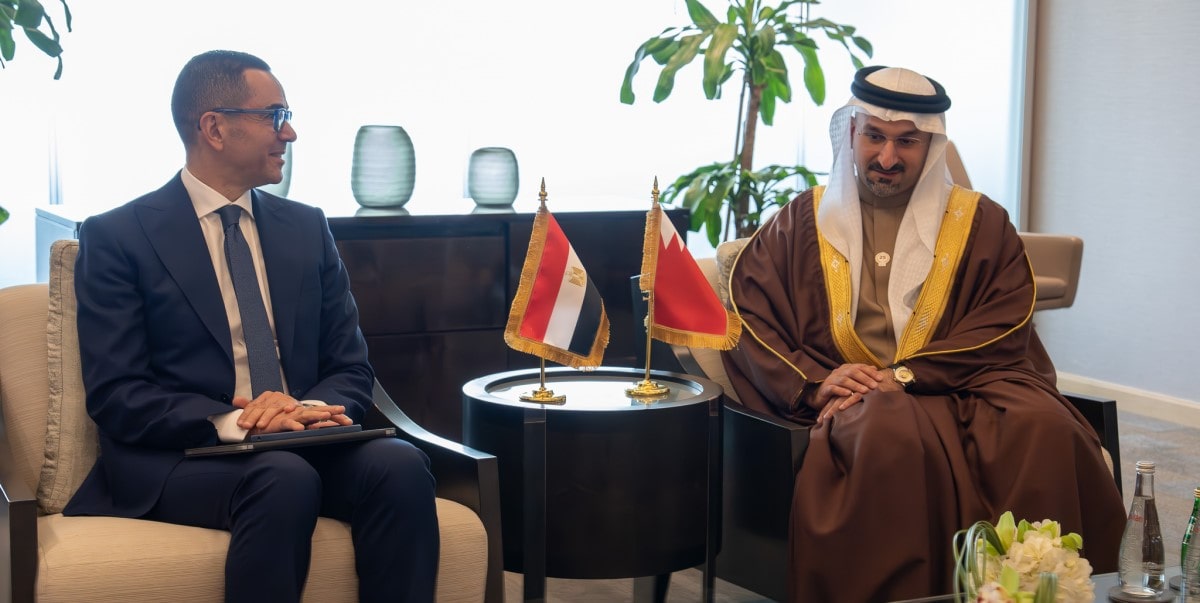 في إطار الاجتماع الثاني للجنة الحكومية البحرينية المصرية للتعاون التجاري والاقتصادي والعلمي والتكنولوجي.. وزير الصناعة والتجارة يجتمع بوزير الاستثمار والتجارة الخارجية المصري 