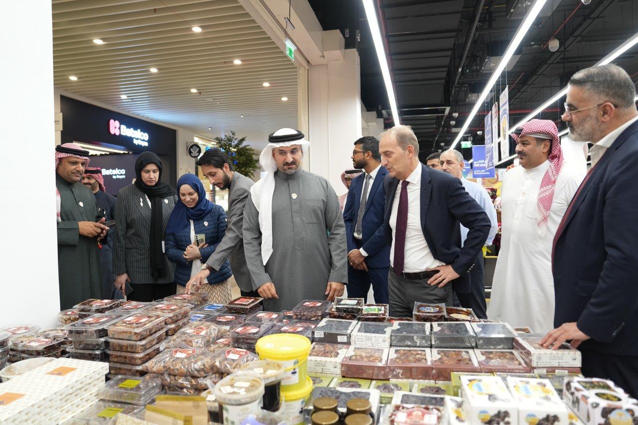 Following up Preparations for Ramadan  Minister of Industry and Commerce Inspects Carrefour at Marassi Galleria and Midway Supermarket