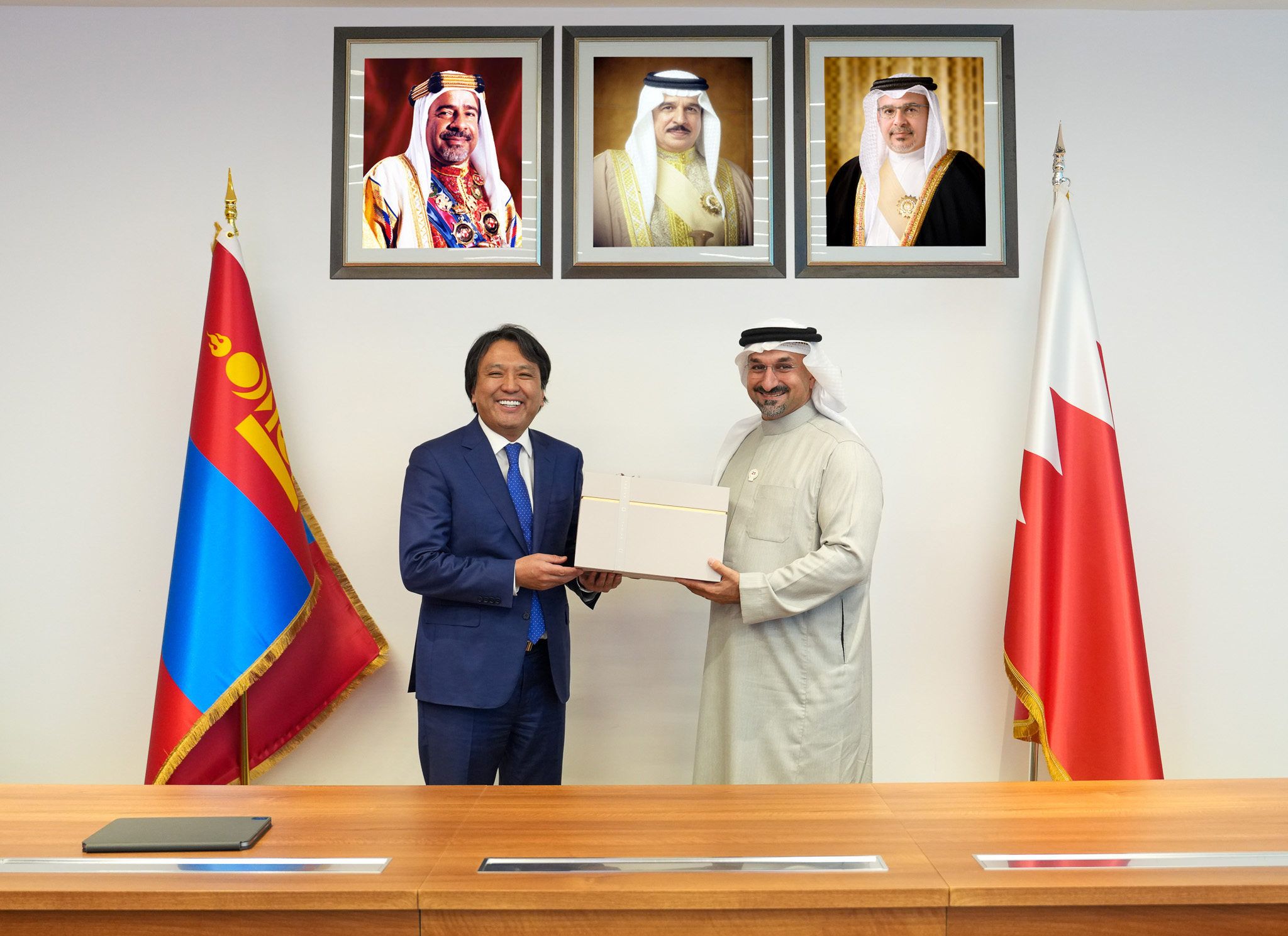 Minister of Industry and Commerce meets with Prime Minister of  Mongolia and Visits Bahrain International Investment Zone in Salman Industrial City in Hidd