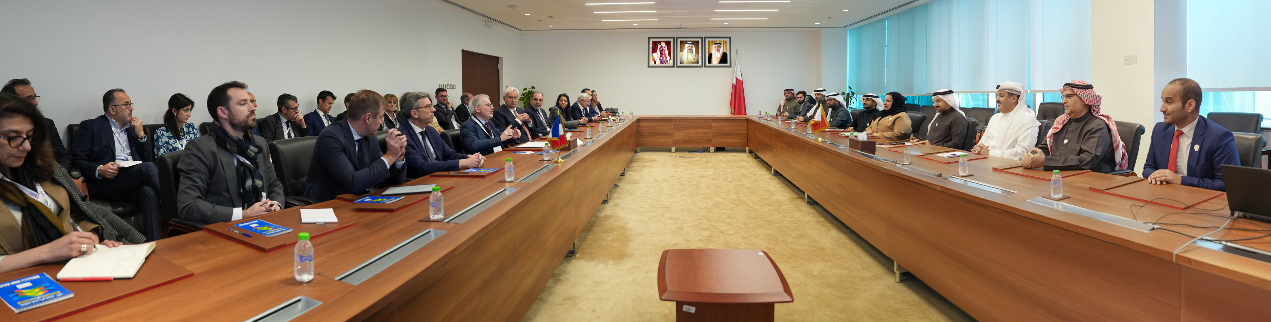 The Minister of Industry and Commerce Meets President of the French Enterprise Association "MEDEF International"  