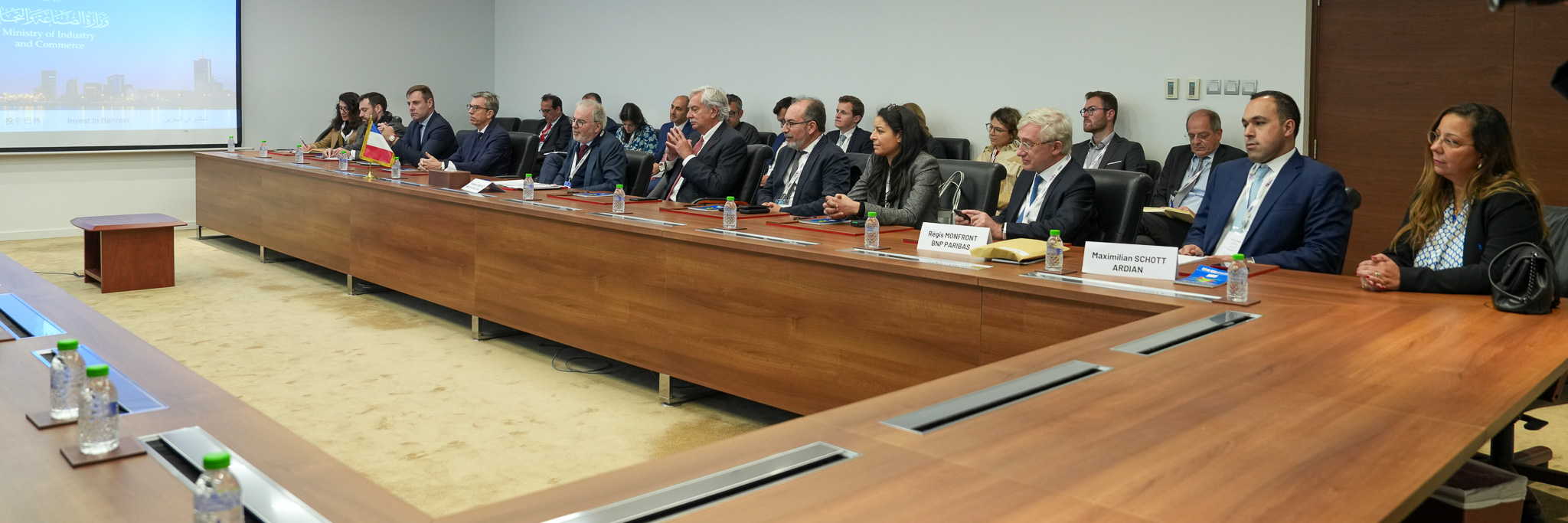 The Minister of Industry and Commerce Meets President of the French Enterprise Association "MEDEF International"  