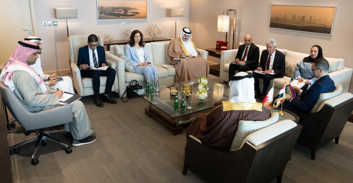 في إطار الاجتماع الثاني للجنة الحكومية البحرينية المصرية للتعاون التجاري والاقتصادي والعلمي والتكنولوجي.. وزير الصناعة والتجارة يجتمع بوزير الاستثمار والتجارة الخارجية المصري
