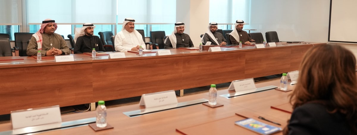 Minister of Industry and Commerce meets Bahraini Businesswomen’s Society Board 