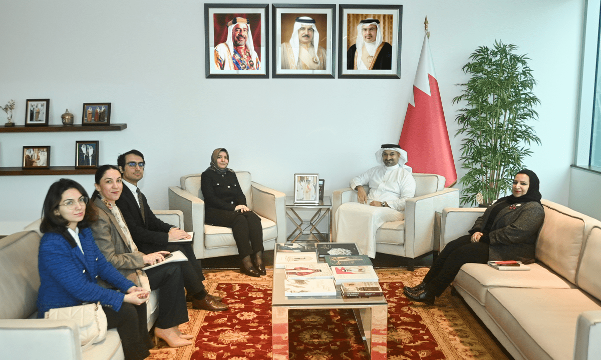 The Minister of Industry and Commerce Receives Turkish Ambassador 