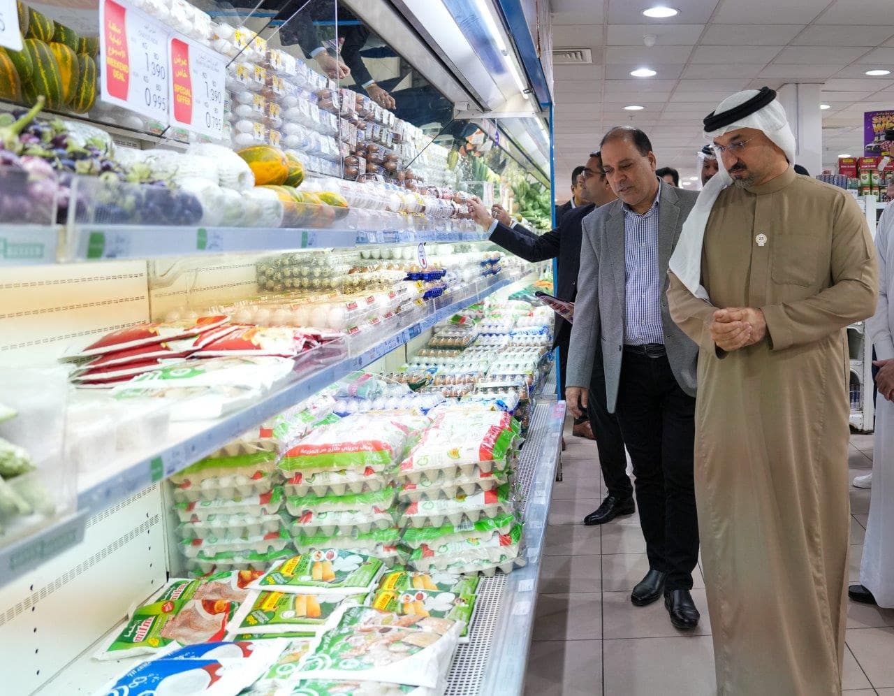 Continuing to Oversee Markets’ Preparations for Ramadan,Minister of Industry and Commerce Visits Megamart and Ramez 